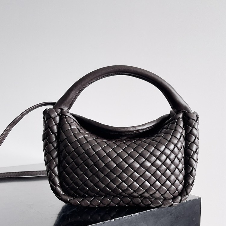 보테가 베네타 코블 인트레치아토 레더 토트 백